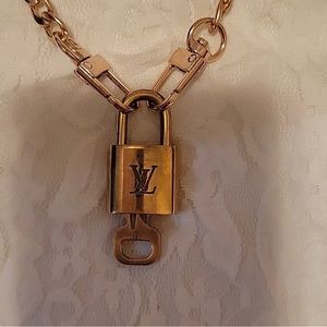 Authentic Louis Vuitton lock and key with chain#312
